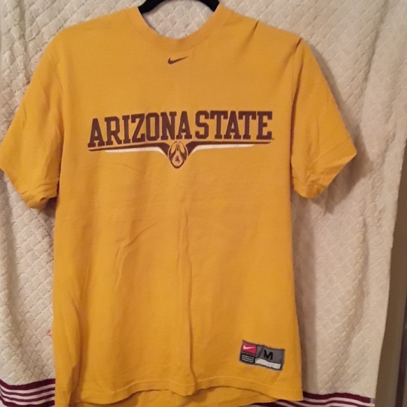 Nike shirt - Picture 2 of 4